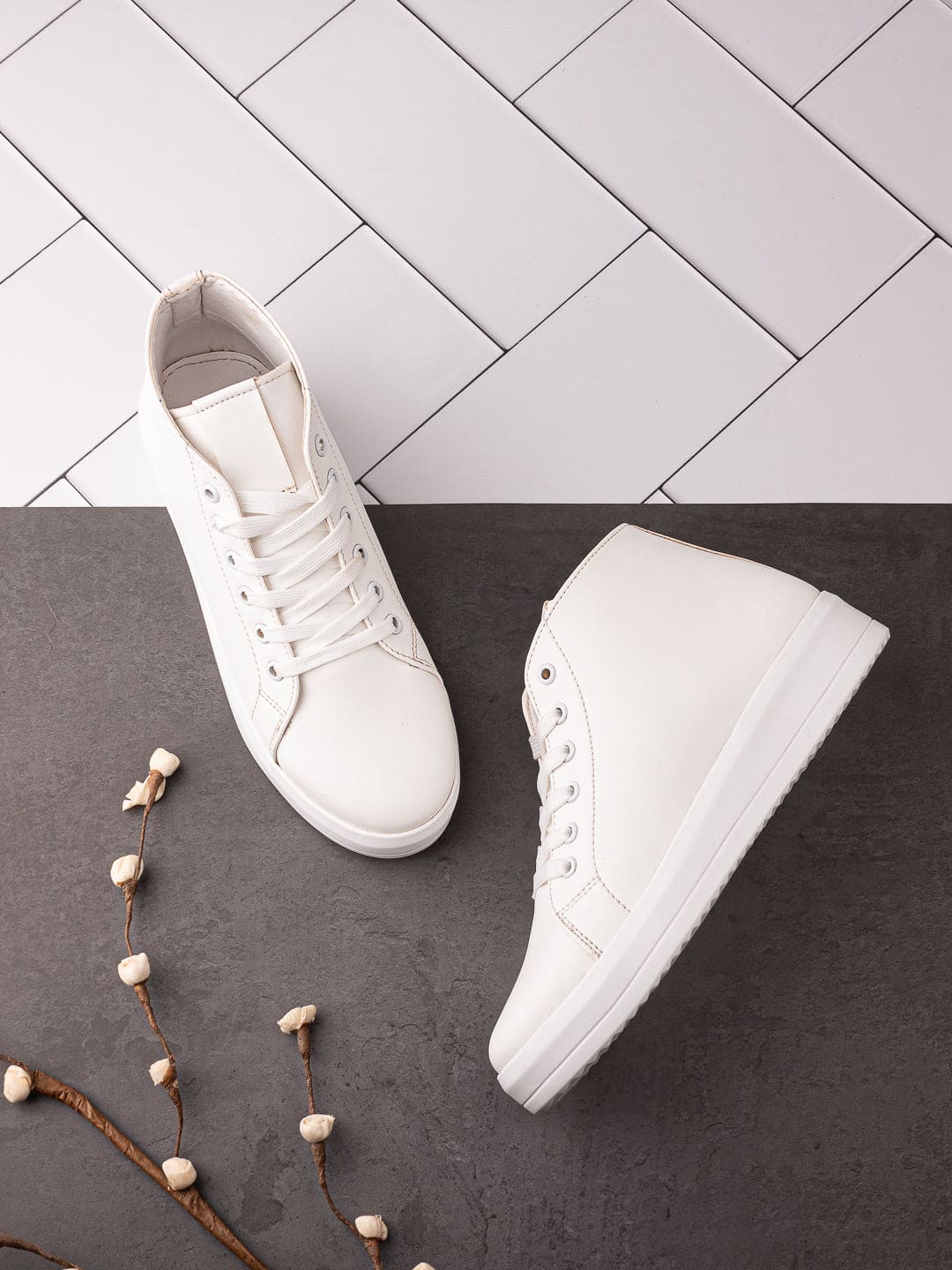 Esmee Cityscape Trainers for Women - White