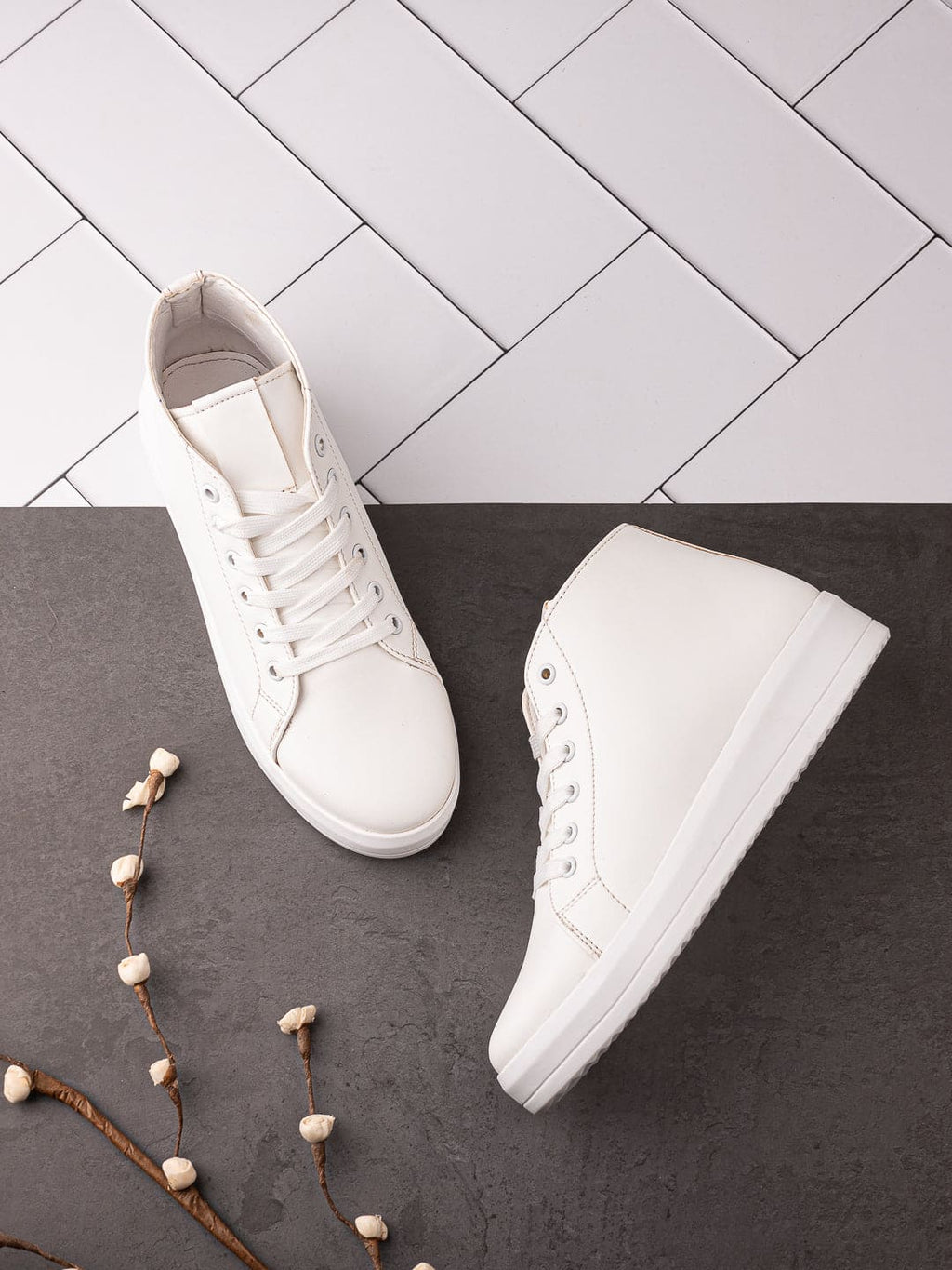 Esmee Cityscape Trainers for Women - White