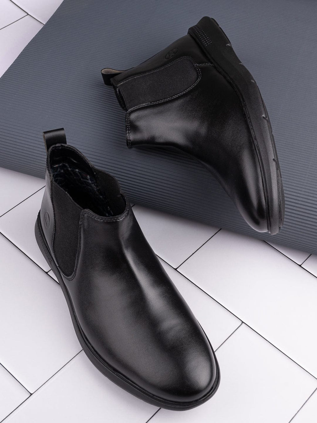 ESMEE Chelsea Boots