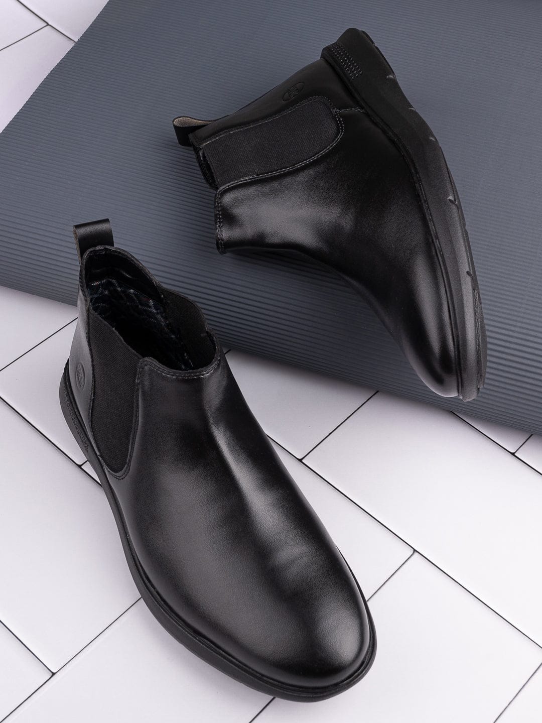 ESMEE Chelsea Boots