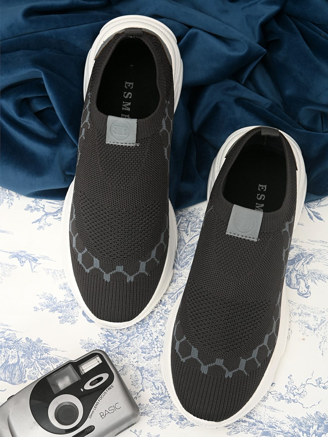 ESMEE Sports Slip On Running Shoes